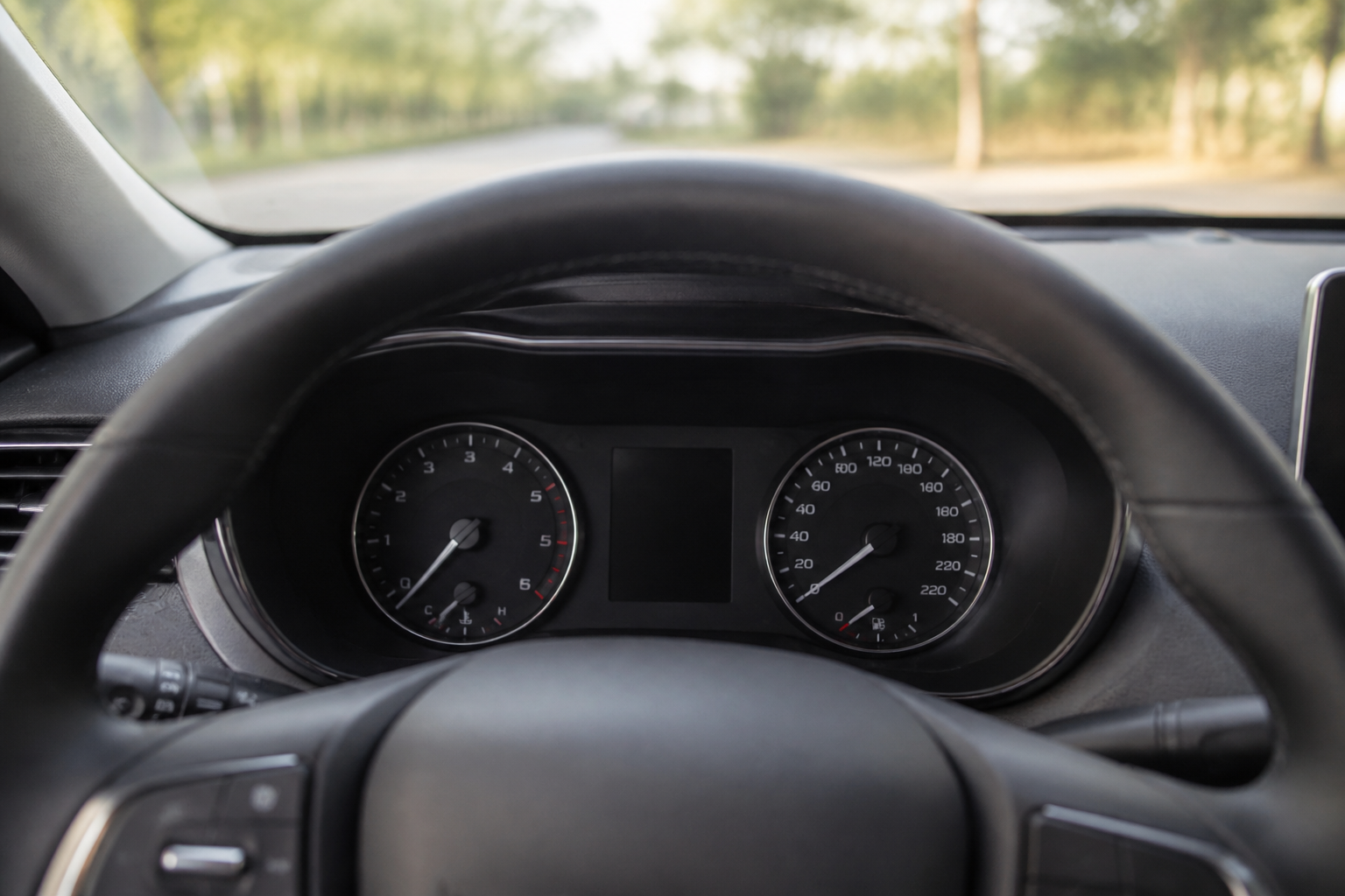 Tableau de bord d'une voiture d'occasion récente
