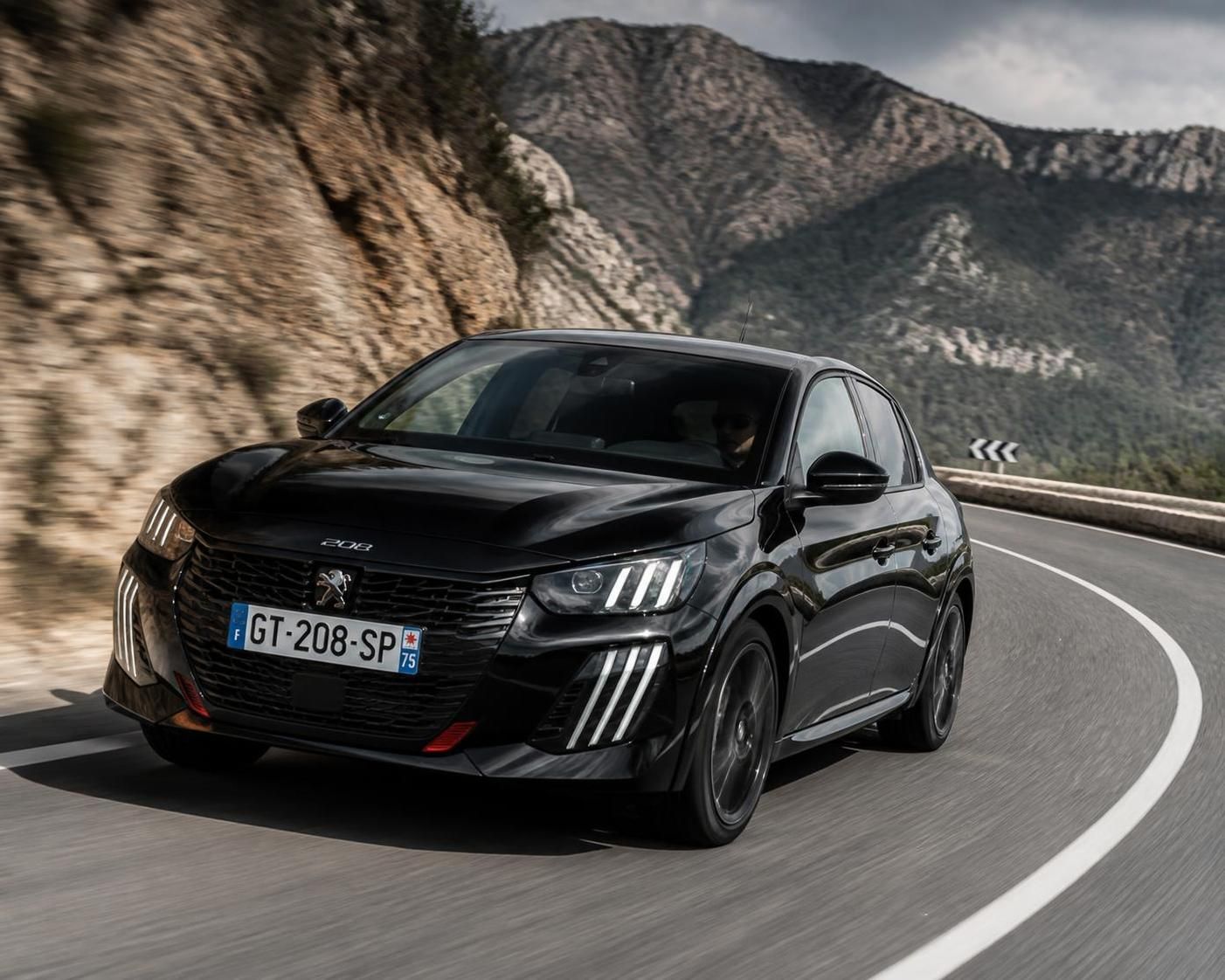 découvrez notre guide 2026 pour choisir la meilleure voiture sportive à moins de 25 000 euros, alliant performance et budget maîtrisé.