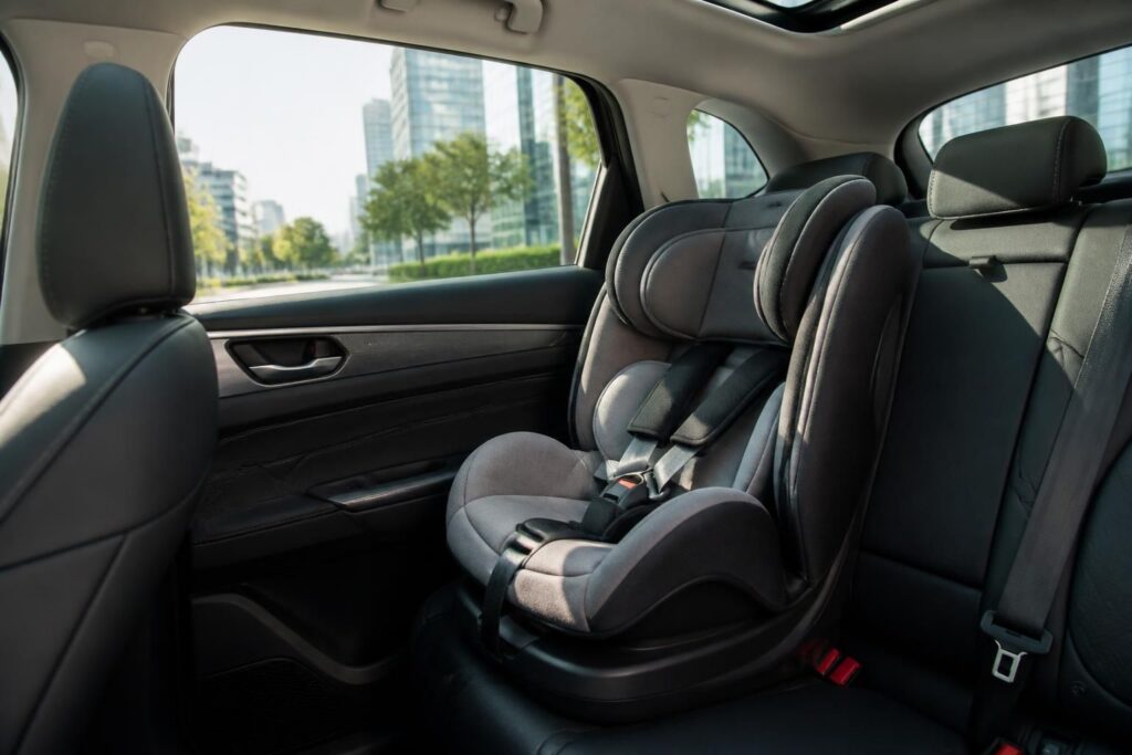 découvrez les règles essentielles sur la réglementation des sièges auto en 2026 pour garantir la sécurité de vos enfants lors des trajets en voiture.