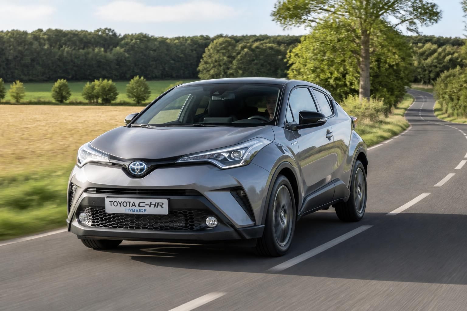 découvrez notre guide complet pour bien choisir une toyota c-hr hybride d'occasion, avec conseils pratiques, points à vérifier et avantages de ce modèle écologique.